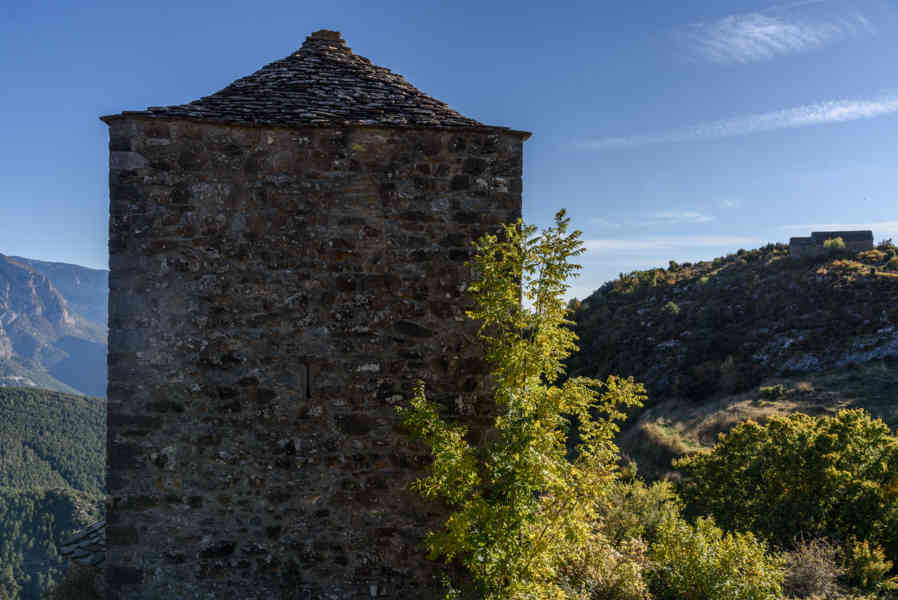 Huesca - Tella 29 - ermita de la Virgen de Fajanillas.jpg